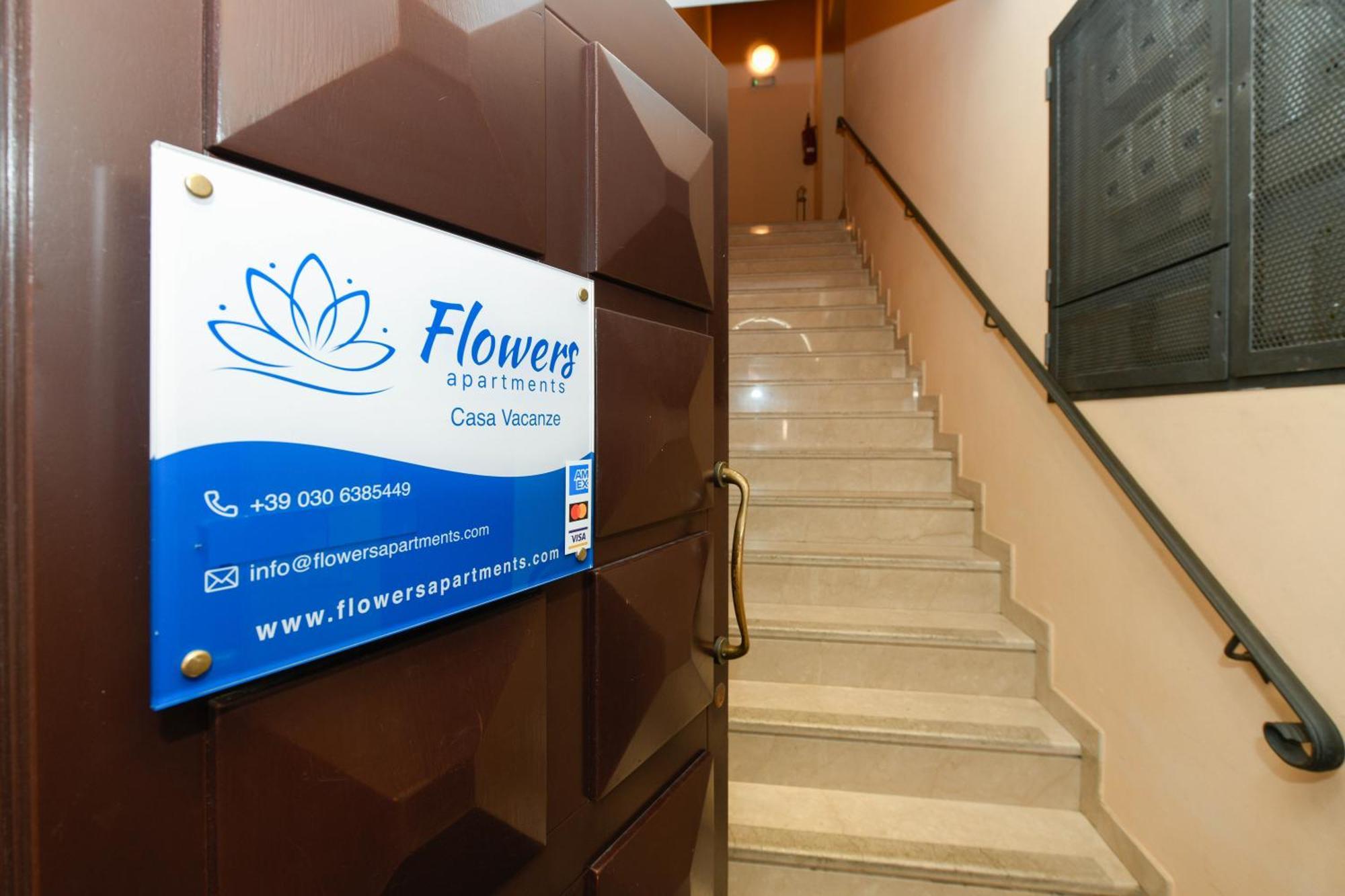 Flowers Apartments Desenzano del Garda Exteriör bild