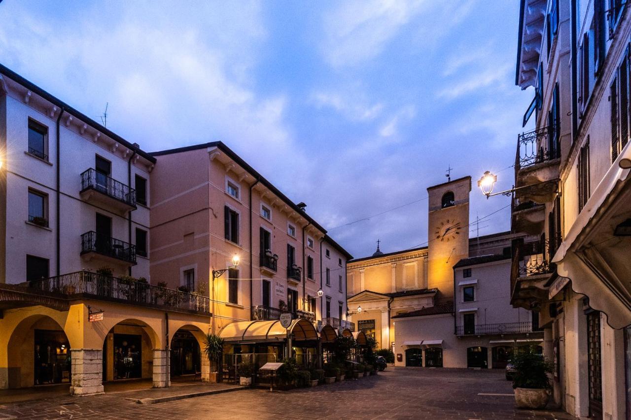 Flowers Apartments Desenzano del Garda Exteriör bild
